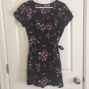 Super cute summer warp dress